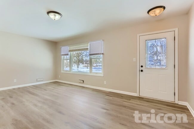 7755 Eastwood Rd in Mounds View, MN - Building Photo - Building Photo