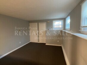 15 Pinedale Rd in Boston, MA - Building Photo - Building Photo