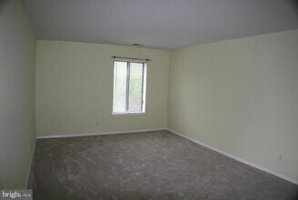 5817 Edson Ln in Rockville, MD - Building Photo - Building Photo