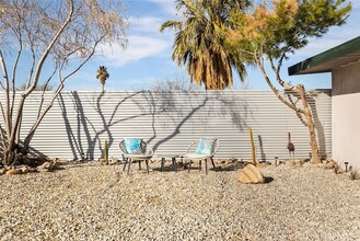 6283 Lupine Ave, Unit 302 in Twentynine Palms, CA - Foto de edificio - Building Photo