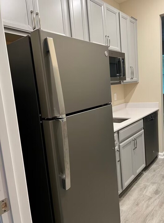 602 Holly Hill Rd in Davenport, FL - Foto de edificio