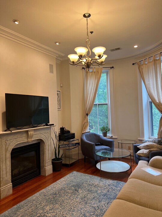 34 Greenwich Park, Unit 2 in Boston, MA - Foto de edificio