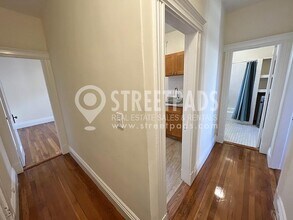 27 Park Dr in Boston, MA - Building Photo - Building Photo