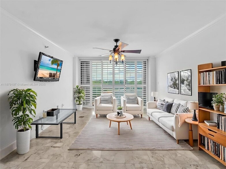 2501 Brickell Ave, Unit 601 in Miami, FL - Foto de edificio