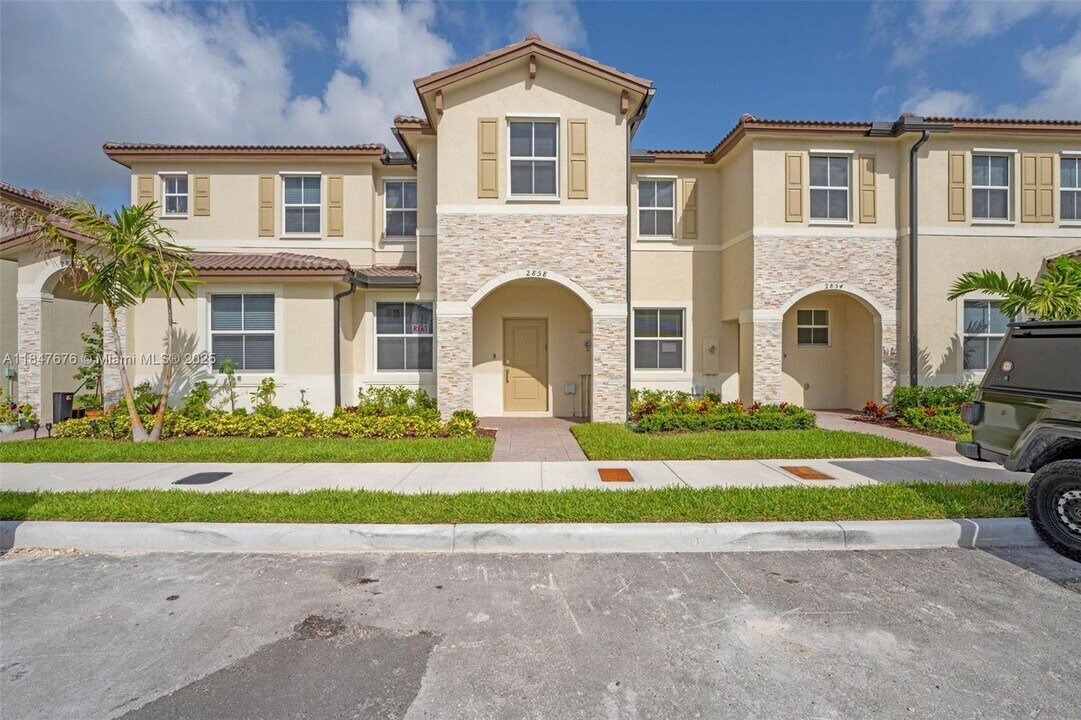 2858 SE 25th Ave in Homestead, FL - Building Photo