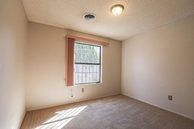 2531 Hamilton Rd in Alamogordo, NM - Foto de edificio - Building Photo