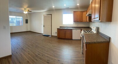 231 N A St in Lompoc, CA - Building Photo - Building Photo