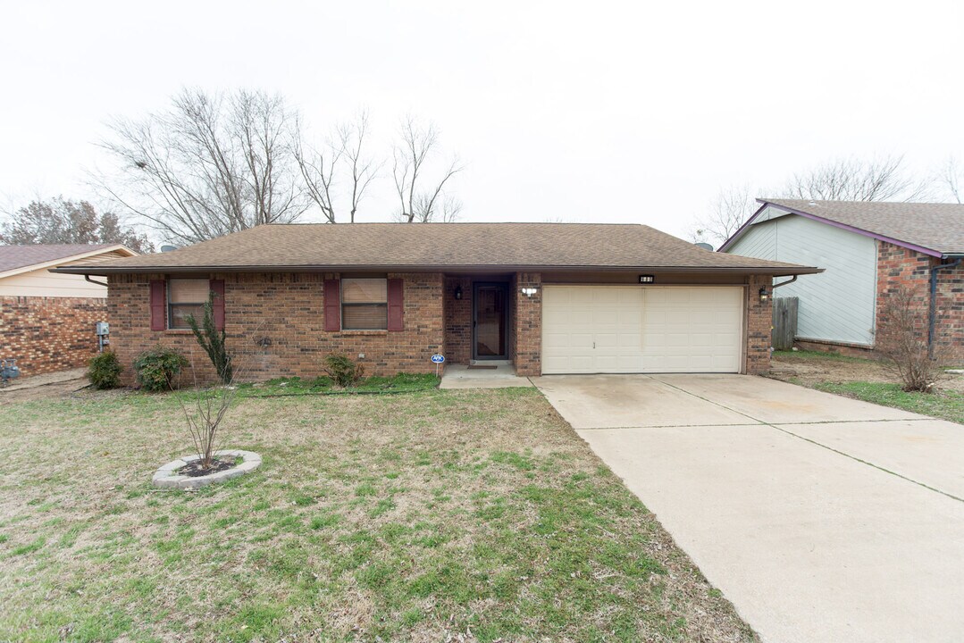 680 E 133rd Pl in Glenpool, OK - Building Photo