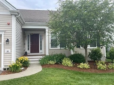 14 Heartwood Way in Hopkinton, MA - Foto de edificio - Building Photo