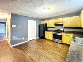 302 Alexander St in Jackson, MS - Building Photo - Building Photo