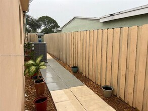 6980 SW 26th St-Unit -1 in Miramar, FL - Building Photo - Building Photo