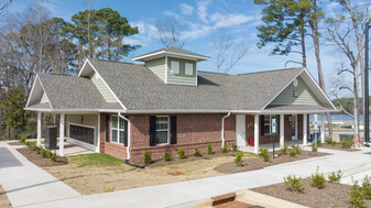 The Landing at Beaver Creek in Fayetteville, NC - Foto de edificio - Building Photo