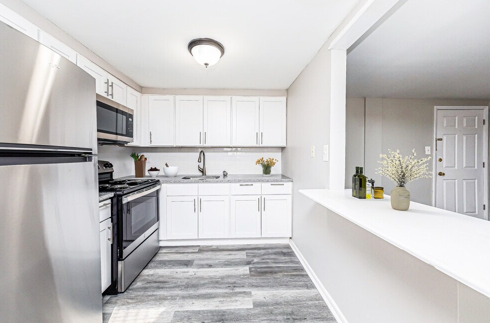 Delco Apartments in Essington, PA - Foto de edificio