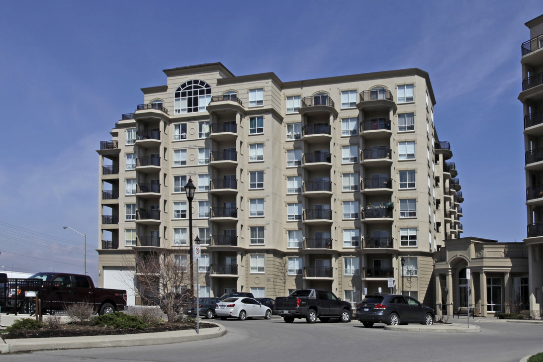 Four Elms Retirement Residence in Vaughan, ON - Building Photo