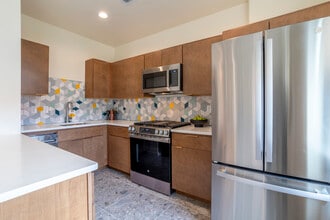 Nu-State Apartments in Rockford, IL - Foto de edificio - Interior Photo