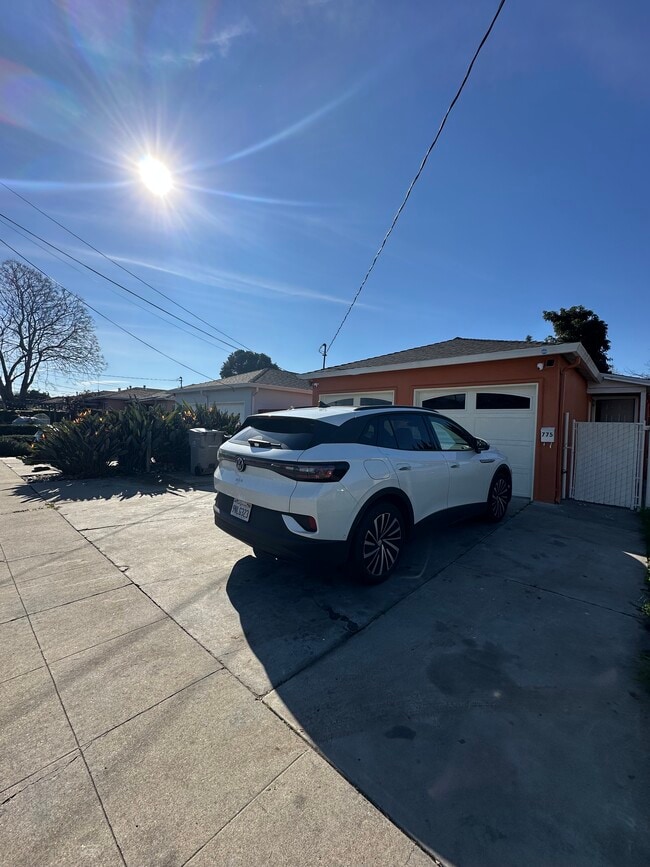 773 N 14th St in San Jose, CA - Foto de edificio - Building Photo