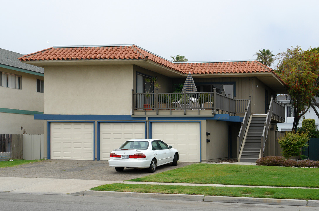 2552-2554 Seahorse Ave in Ventura, CA - Foto de edificio