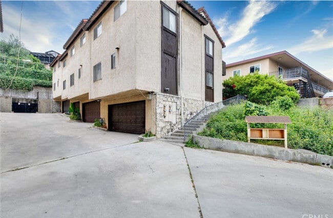 property at 502 S Garfield Ave