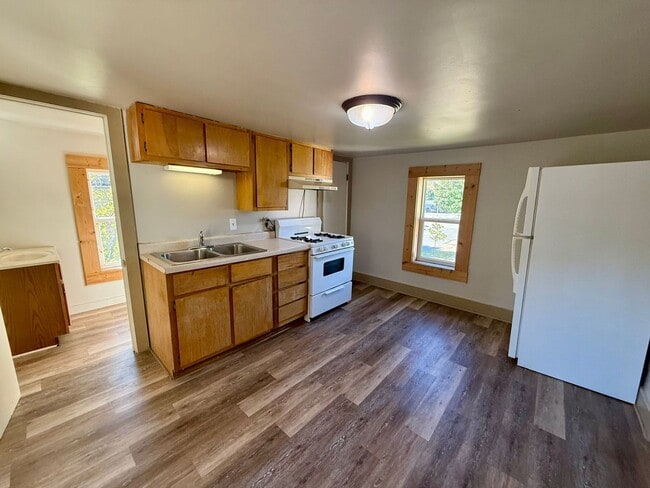 property at 302 N 2nd Ave