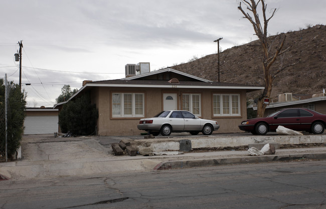 220 Hutchison St in Barstow, CA - Building Photo - Building Photo