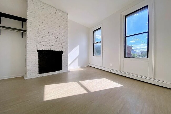 4 Stanwix St in Brooklyn, NY - Foto de edificio - Building Photo