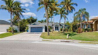 8896 Bracken Way in Ft. Myers, FL - Building Photo