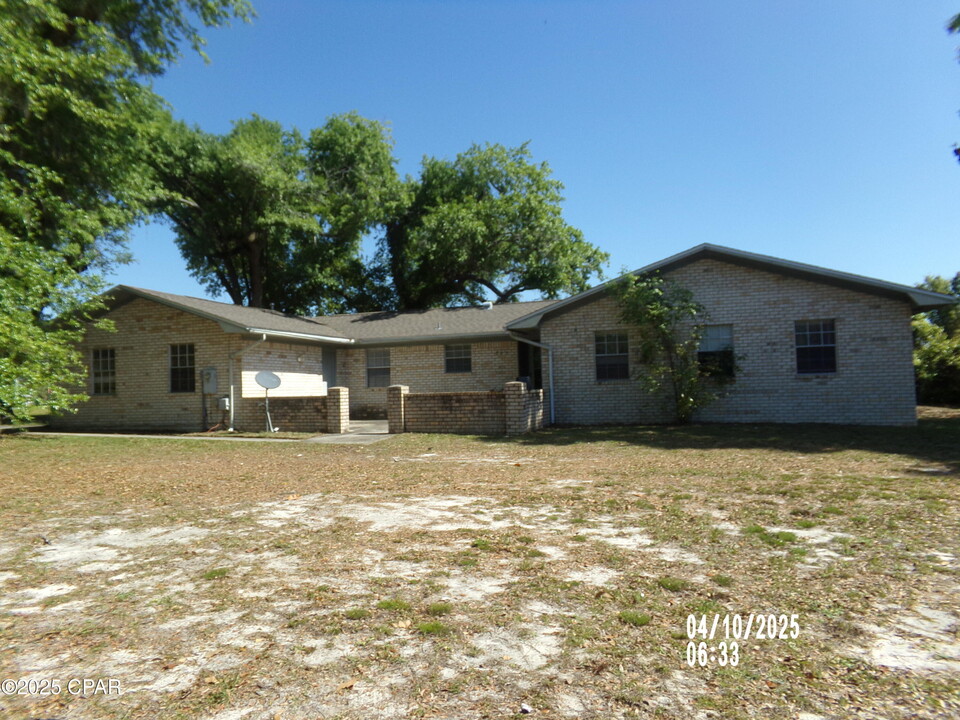 223 H L Sudduth Cir in Panama City, FL - Building Photo