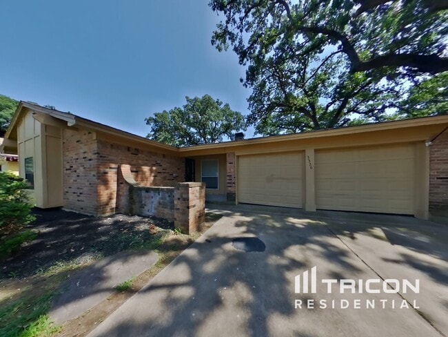 property at 3328 Woodthrush Ln