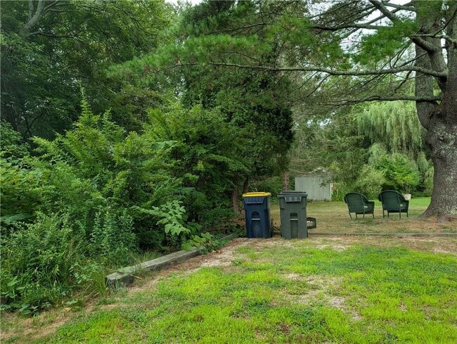 7042 Flat River Rd in Coventry, RI - Building Photo - Building Photo