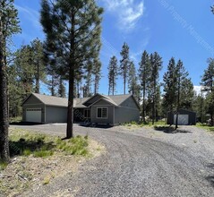 55415 Heierman Dr in Bend, OR - Building Photo - Building Photo