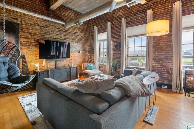 2327 Morris Ave in Birmingham, AL - Building Photo - Building Photo