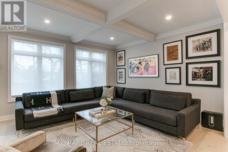 14 Kipling Grove Ct in Toronto, ON - Building Photo - Building Photo