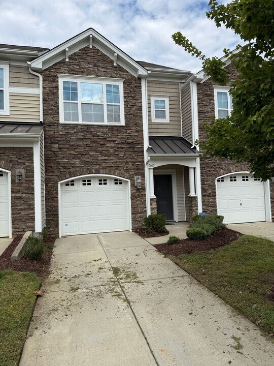 5653 Tipperlinn Way in Charlotte, NC - Building Photo