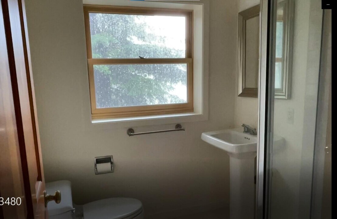 218 Swett Rd in Redwood City, CA - Building Photo