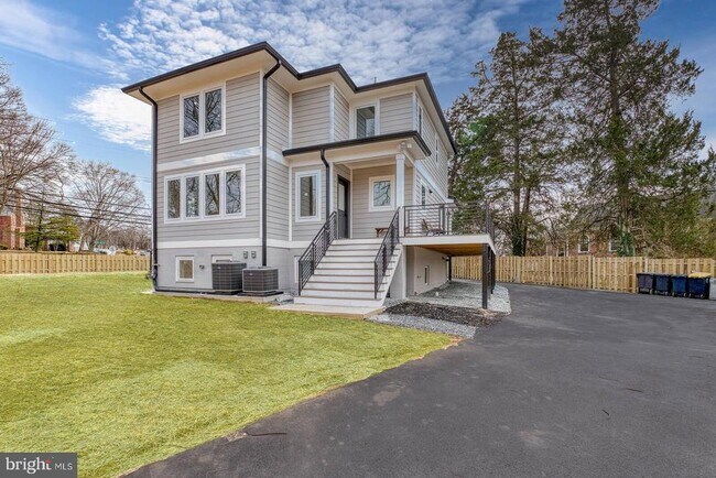 9300 Riggs Rd in Adelphi, MD - Building Photo - Building Photo