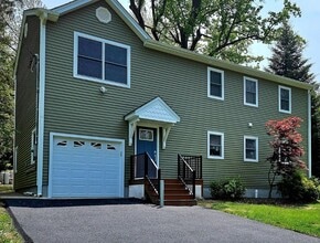 31 Lakeview Rd in Sparta, NJ - Building Photo - Building Photo