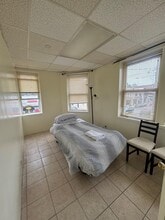 158 Rockaway Ave in Valley Stream, NY - Building Photo - Building Photo