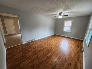 103 Maple Ct in Lawrenceburg, KY - Building Photo - Building Photo