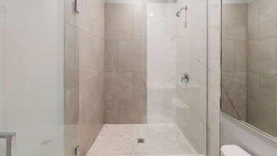 5117 S Kenwood Ave, Unit 302 in Chicago, IL - Building Photo - Building Photo