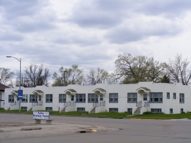 Central Avenue Apartments in Malta, MT - Building Photo