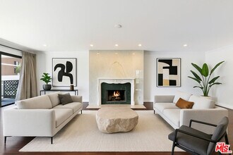 214 N Crescent Dr in Beverly Hills, CA - Building Photo - Building Photo