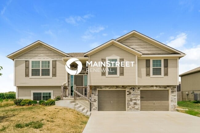 property at 1400 N 9th St E