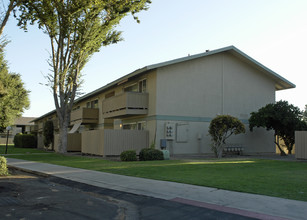 The Greenery Apartments in Fresno, CA - Building Photo - Building Photo