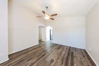 11224 W Glenrosa Ave in Phoenix, AZ - Building Photo - Building Photo