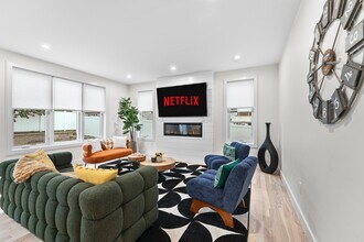 21 Bolton St, Unit 1 in Waltham, MA - Building Photo - Building Photo