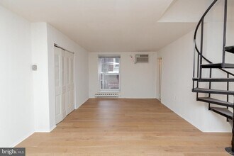 2311 Spruce St in Philadelphia, PA - Building Photo - Building Photo