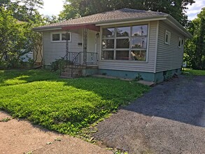 239 Crestmont Ave in State College, PA - Building Photo - Building Photo