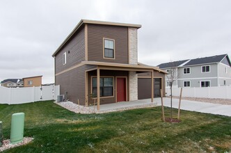 1631 Carol Ann Wy in Cheyenne, WY - Foto de edificio - Building Photo