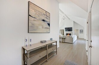 16 Laila Ln in West Hampton Dunes, NY - Building Photo - Building Photo