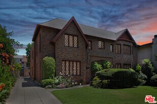 1260 Flores St in West Hollywood, CA - Building Photo